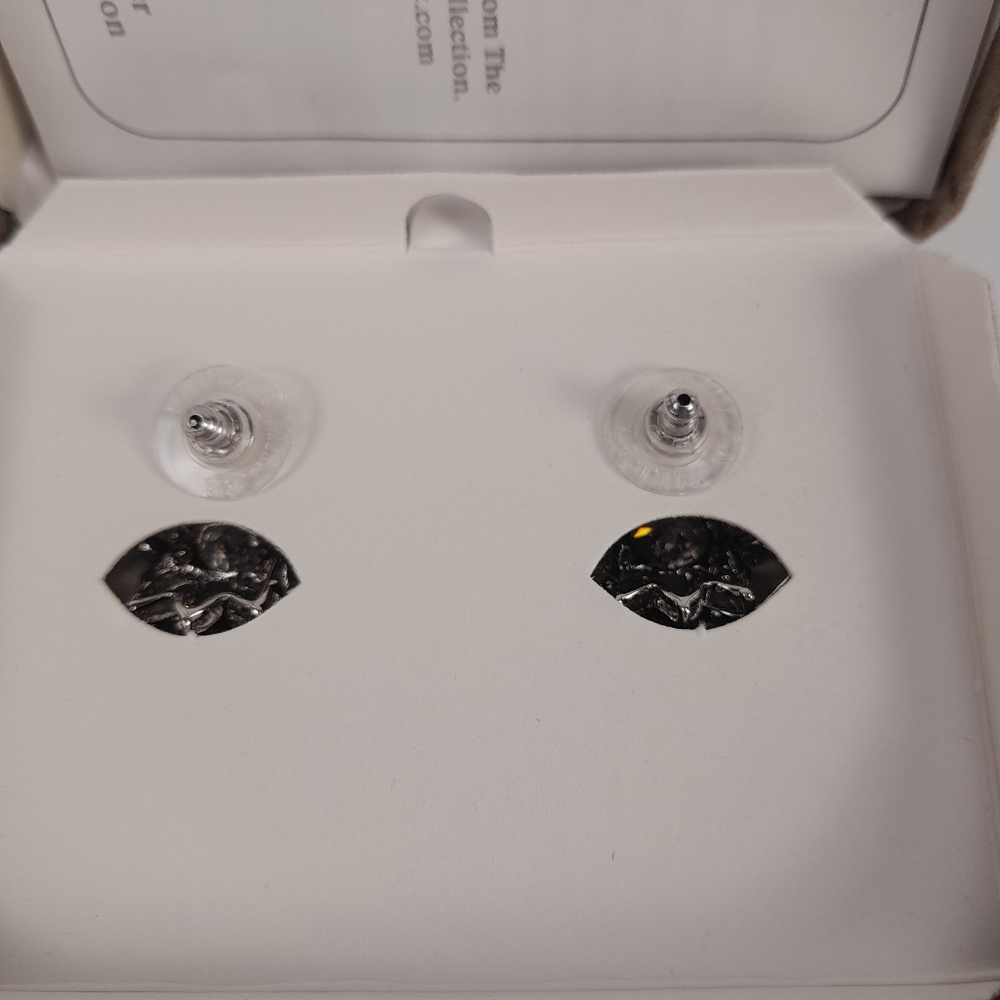 Nolan Miller Earrings - Poinsettia Rhinestone - Never Worn - Original Box - Picture 3 of 6